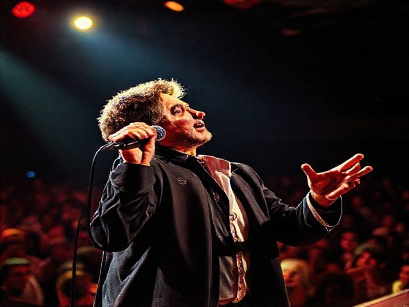 Trending: role model singer