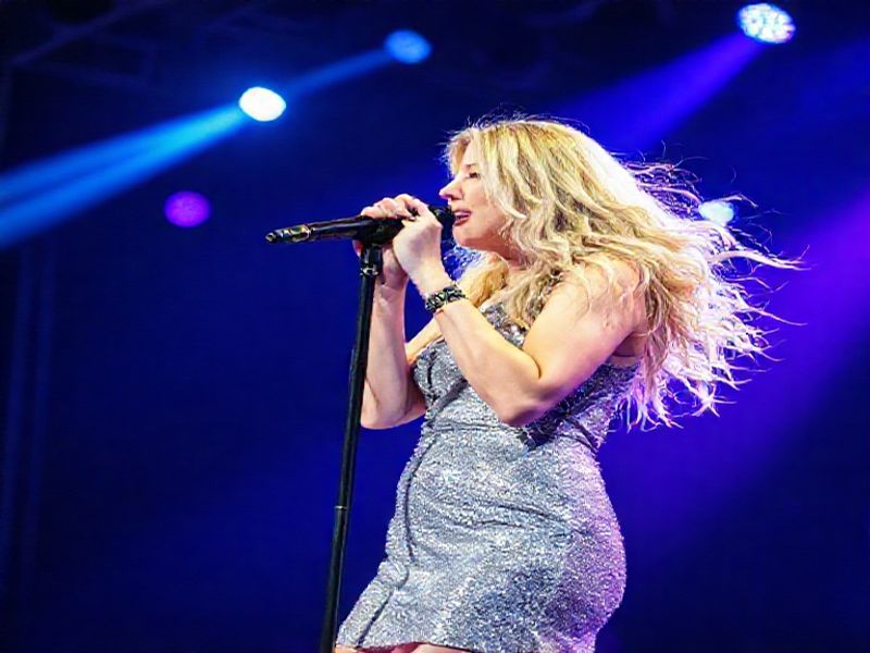 Trending: ellie goulding