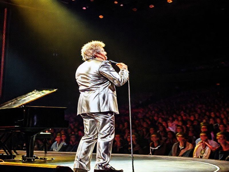 Trending: barry manilow